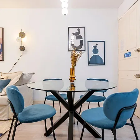Atocha VI - Elegancia Urbana en una Ubicación Privilegiada-3